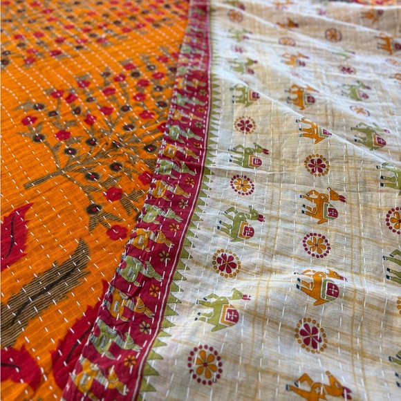 Kantha quilt in vibrant colors. Handmade from saris in India 7 ft x 4 ft. Boho - Picture 3 of 3